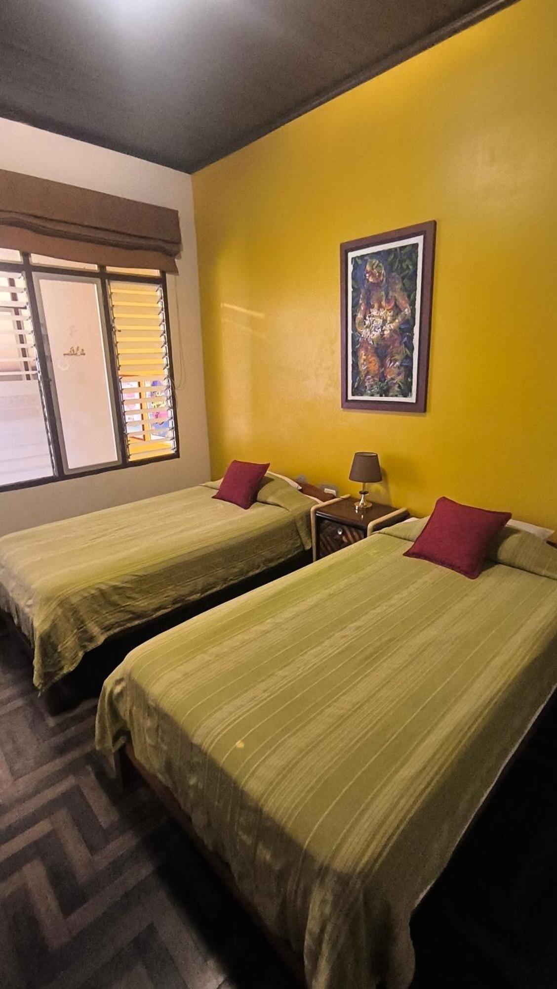 Flying Dog Hostel Iquitos Exterior foto